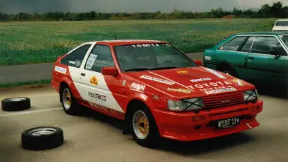 Corolla voll beklebt