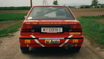 Sunny Rennbeklebung von hinten