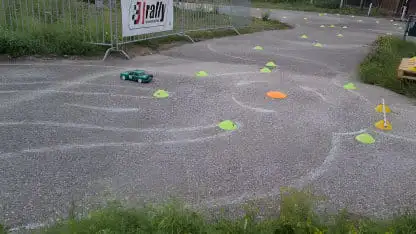Action auf Asphalt