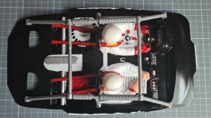 Cockpit mit Überrollkäfig