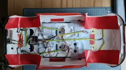 Karosserie innen mit Schutzabdeckungen